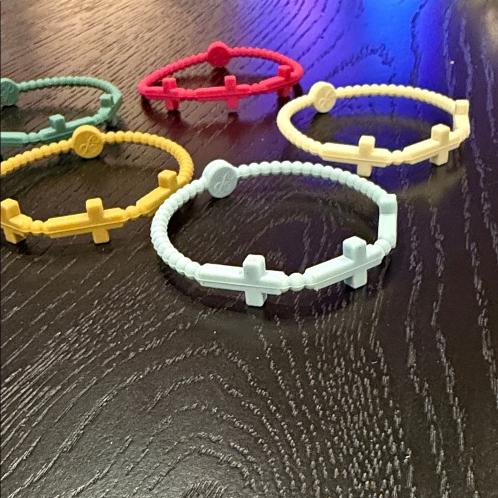 NWT Plunder Silicone Bracelet Set - Picture 3 of 3